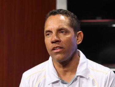 Tauro anuncia la salida del técnico Mike Stump