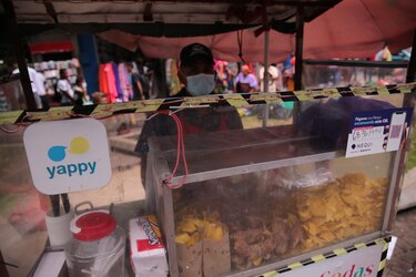 Retrocede confianza de los consumidores