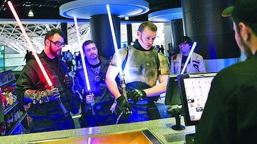 ‘Star Wars’ bate récord con SUS $238 millones
