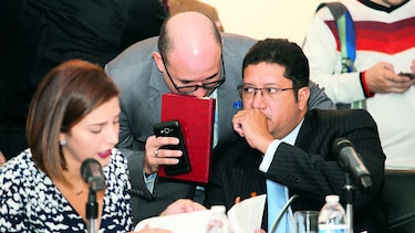 Acusan a Ayú Prado de idear plan para legalizar pinchazos