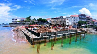 CONSTRUCCIÓN SE ADENTRA EN EL MAR