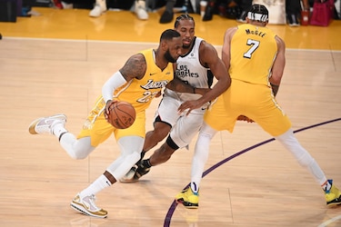 Leonard se crece en triunfo de Clippers sobre los Lakers de LeBron