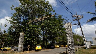 Destituyen a 13 custodios penitenciarios