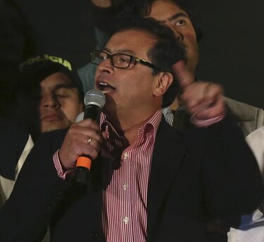 El alcalde de Bogotá hace de la música un arma contra su destitución