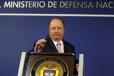 Colombia autoriza bombardeos aéreos contra bandas criminales