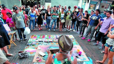 Arte en las aceras de Calidonia