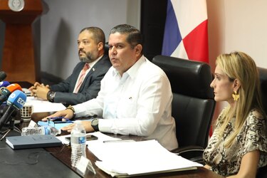 ‘El Ejecutivo no va a retirar el proyecto de extinción de dominio’, reiteró Pino
