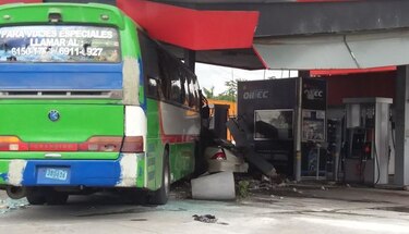 Accidente de autobús deja una mujer muerta en Cativá
