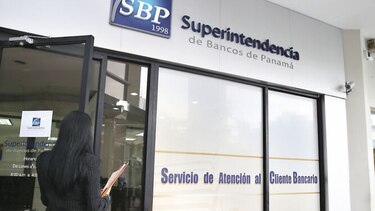 Extienden toma de control de Allbank; clientes se organizan