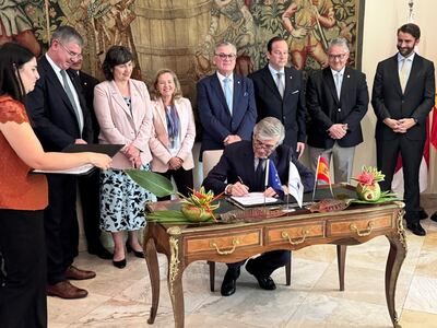 El BEI y Naturgy firman préstamo de 300 millones de dólares para modernizar las redes eléctricas de Panamá