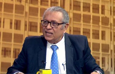 Gobierno y trabajadores del banano cierran jornada sin consenso; conversaciones siguen este martes