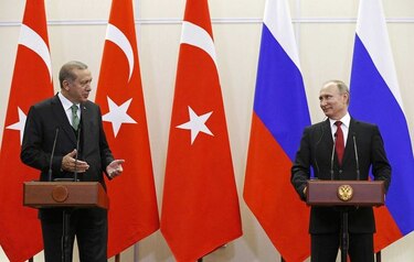 Rusia y Turquía dicen apoyar zonas seguras en Siria
