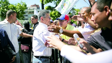 Expatriados están a la espera de la ley de amnistía