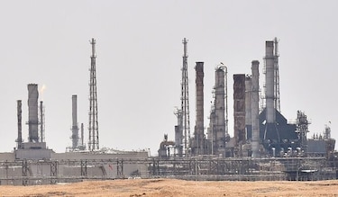 Arabia Saudita intenta restablecer producción de crudo tras ataque atribuido a Irán