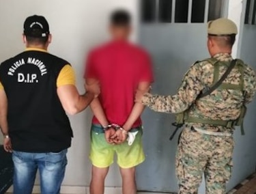 Arrestan a 492 hombres en el primer día en que solo las mujeres podían salir a la calle 