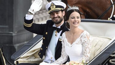 Príncipe sueco se casa con ex modelo y estrella de televisión