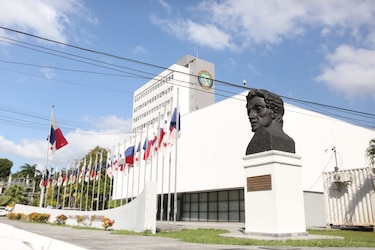 ¿Pueden los diputados ejercer como abogados? La Asamblea Nacional abre la puerta a controversias legales