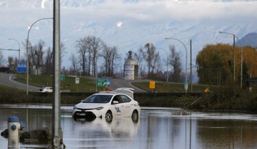 Cuatro muertos y un desaparecido por las inundaciones en Canadá