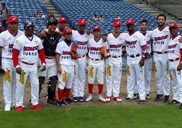 Águilas ganan su primer juego de la temporada