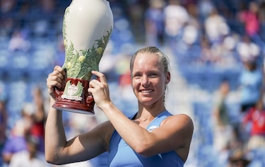 Bertens da la sorpresa ante Halep y se corona en Cincinnati