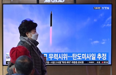 Corea del Norte dispara ‘proyectil no identificado’, dicen militares surcoreanos