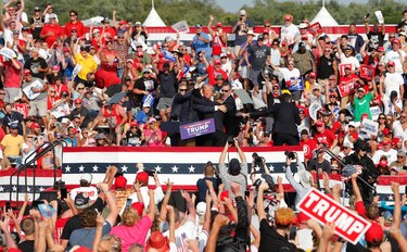 Biden y Trump llaman a la unidad nacional; el FBI investiga el motivo del ataque