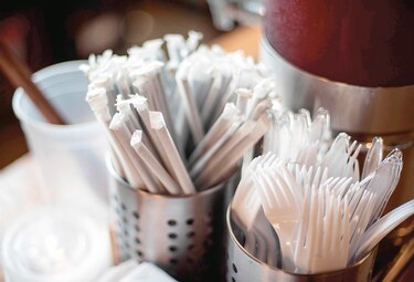 España prepara una gran reducción de  uso de plásticos 