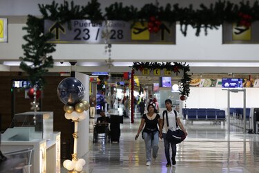 Trump eleva tensión con Venezuela y aerolíneas toman precauciones para operar en el país
