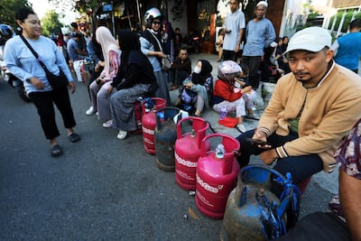 Casi mil muertos por inundaciones en Indonesia, con zonas aún sin electricidad ni ayuda