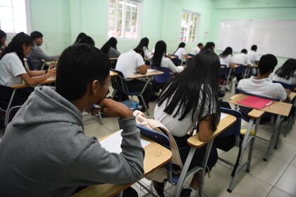 Aulas cerradas, derechos en pausa: el impacto real de las paralizaciones escolares