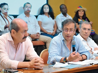 La izquierda galopa hacia las elecciones de mayo en Colombia