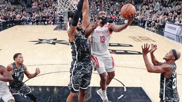 Los Rockets logran por fin su primera victoria en casa