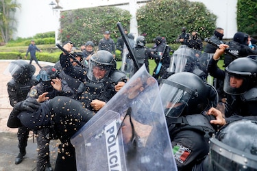 Protesta por agua contaminada en el oeste de México deja nueve detenidos y decenas de heridos