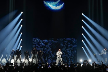 J Balvin postula su candidatura al trono del reggaeton en el Pabellón Olímpic de Badalona