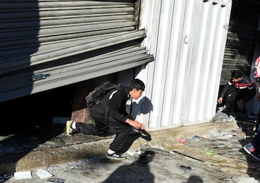 Terroristas del Estado Islámico atacan comisaría en Túnez; reportan 26 muertos entre ellos una niña