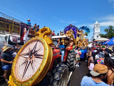 Música, agua y diversión en los carnavales 2024 de Panamá