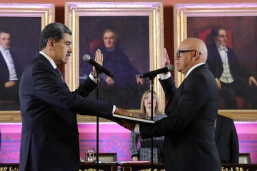 El gobernante Nicolás Maduro toma posesión en medio de cuestionamientos internacionales y denuncias de fraude