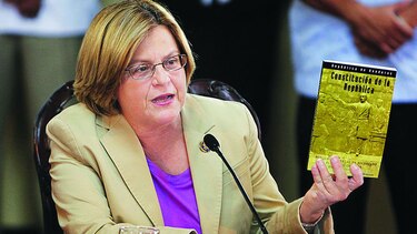 Congresista pide a Kerry denunciar a Nicolás Maduro