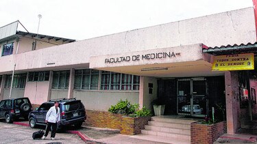 Suspenden licitación de nueva Facultad de Medicina