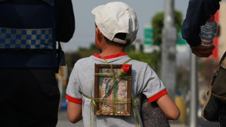 La aparición en 1531 que dio origen a la veneración de la Virgen de Guadalupe y que se celebra este viernes en México
