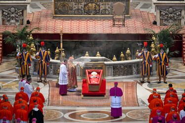 El Vaticano se prepara para la despedida del papa Francisco