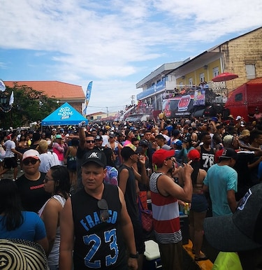Chitré recibe el nuevo año con las tradicionales mojaderas