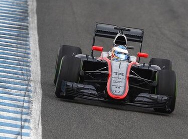 Primer problema de Alonso en la temporada