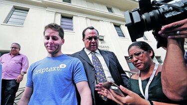 Mizrachi no puede salir del país
