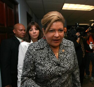 Ministra Alma Cortés se asegura un puesto en el Parlacen