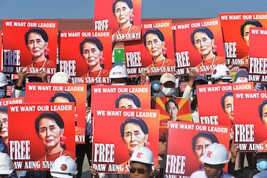 Enviado de la ONU advierte de escalada en Birmania; Aung San Suu Kyi bajo nuevas acusaciones