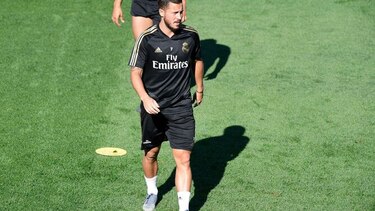 Hazard se lesiona en el muslo y no estará en el primer partido de Liga del Real Madrid