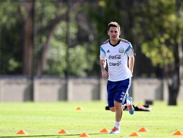 Federación de Fútbol iraní pide perdón a Messi por ataques en Facebook