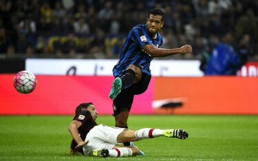 Golazo de Guarín da victoria al Inter sobre el Milan