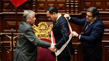 Quién es José Jerí, el controversial político que asume la presidencia de Perú tras la destitución de Dina Boluarte